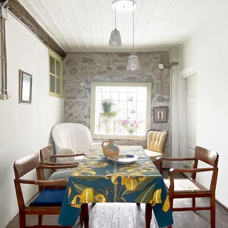 Stone Greek House - Center- Muestakil Ev *